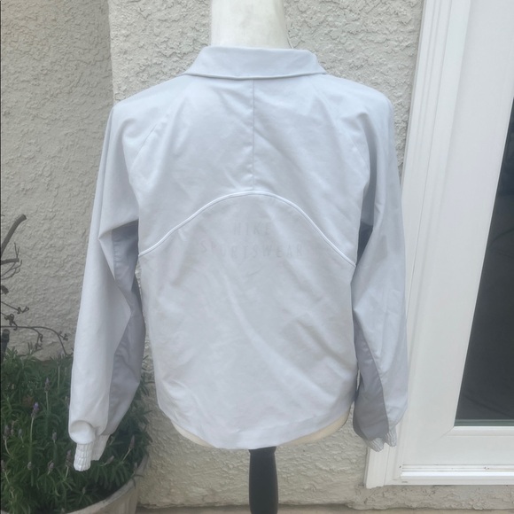 Nike Sportswear Women's Woven Light Grey Oversized Rain/Wind Jacket Size S - Picture 6 of 11